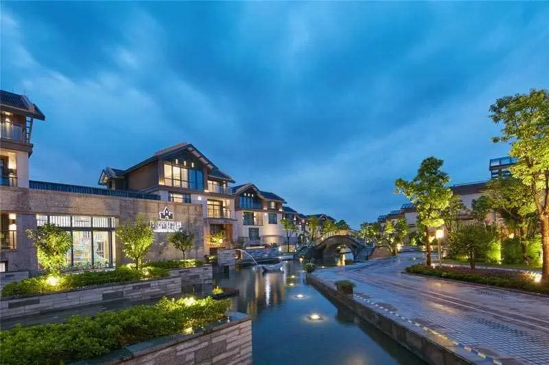 文旅产业（3景区2小镇）：财务风控与现金流重塑项目